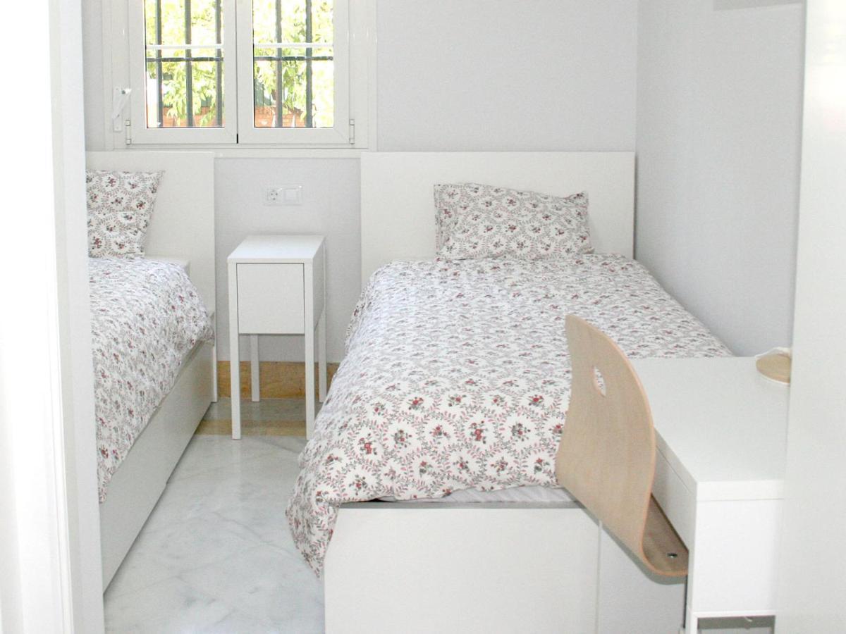 Colegio Mayor Careu - Women Only - University Community Seville Ngoại thất bức ảnh