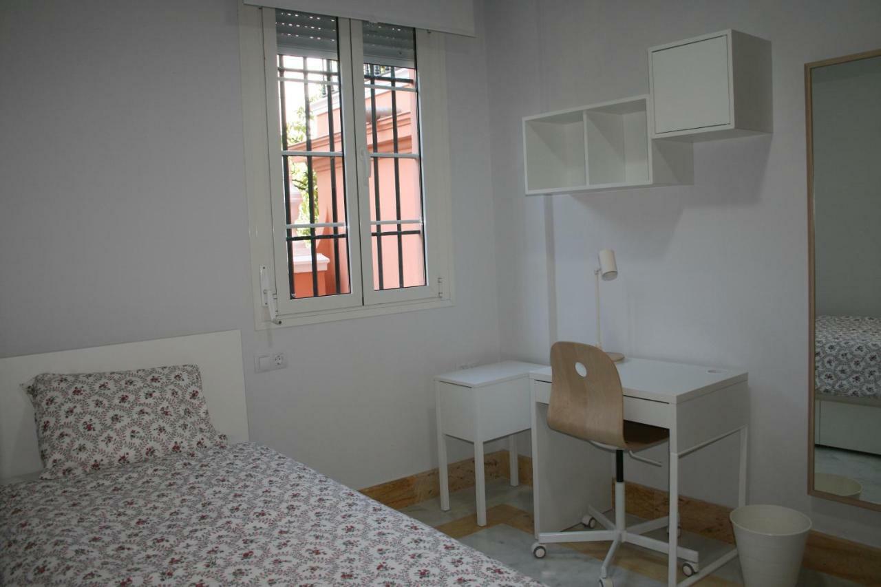 Colegio Mayor Careu - Women Only - University Community Seville Ngoại thất bức ảnh
