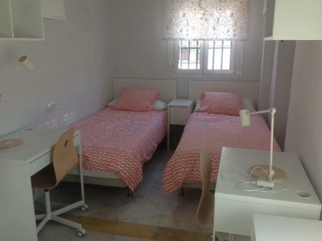 Colegio Mayor Careu - Women Only - University Community Seville Ngoại thất bức ảnh