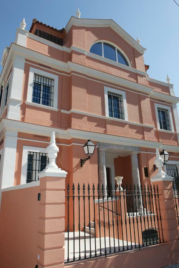 Colegio Mayor Careu - Women Only - University Community Seville Ngoại thất bức ảnh