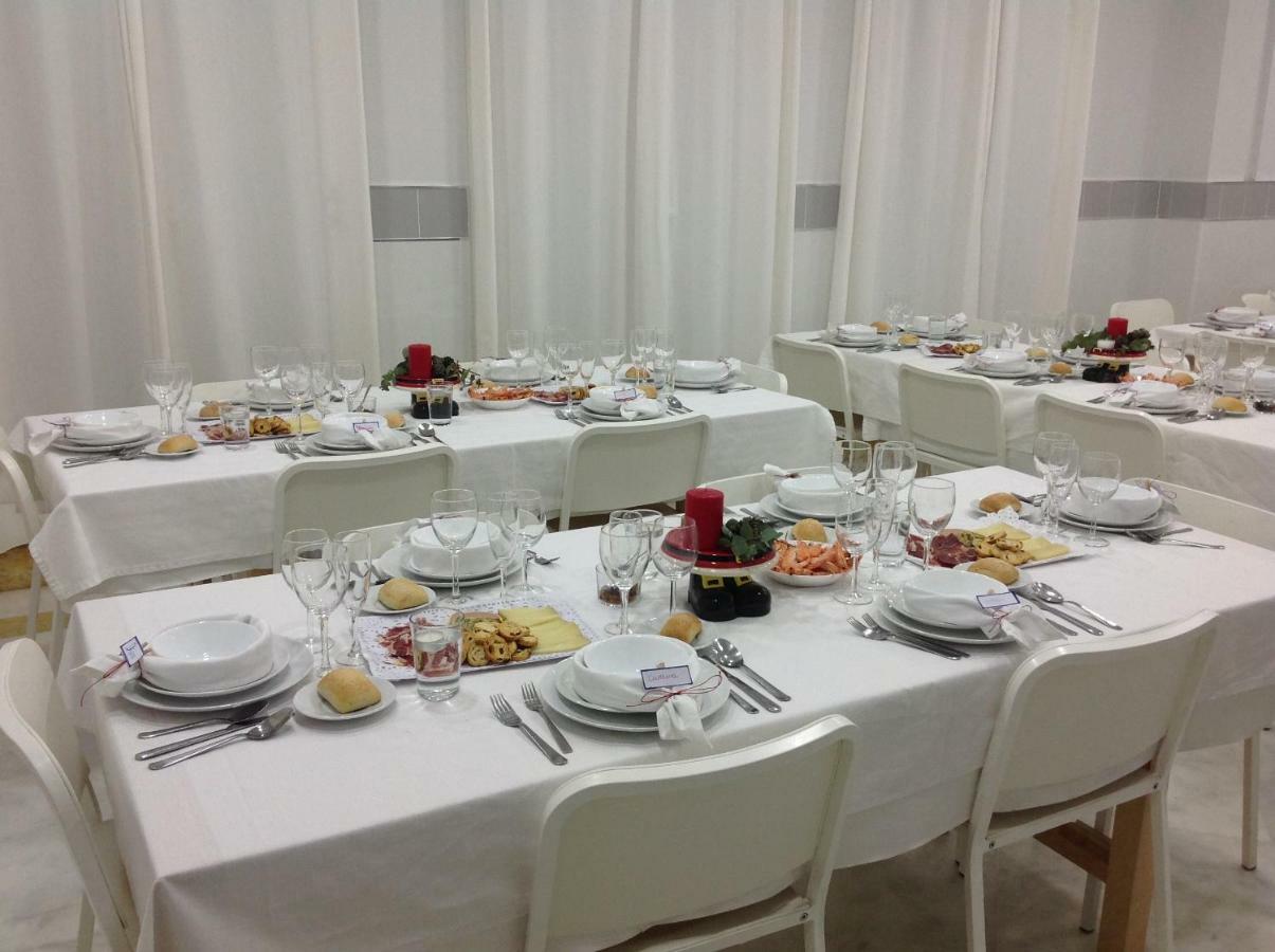 Colegio Mayor Careu - Women Only - University Community Seville Ngoại thất bức ảnh